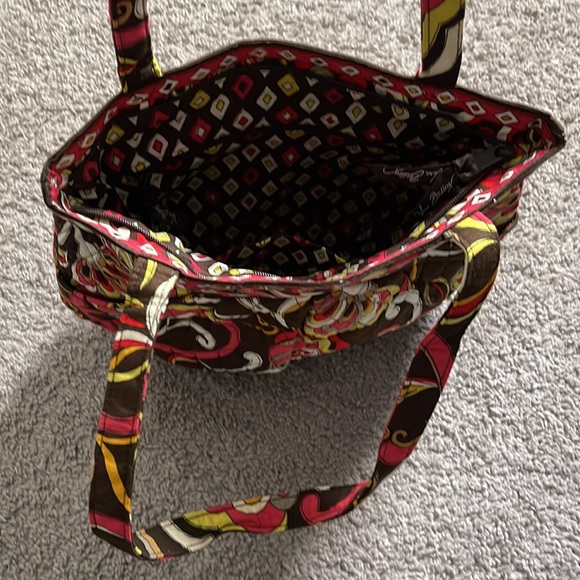 Vera Bradley paisley shoulder bag - zipper close with outer and inner pockets - Picture 3 of 3